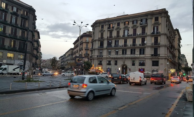 Napoli Centrale, Naples