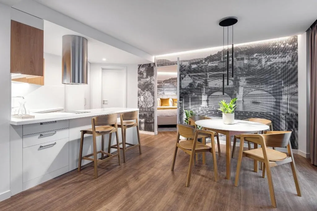 APARTMENT BUSINESS KING BED Room, Mamaison Residence Downtown, Prague