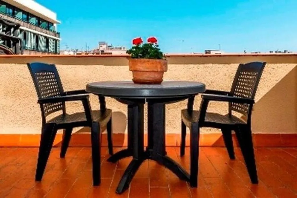 Room, Roger de Lluria, Barcelona