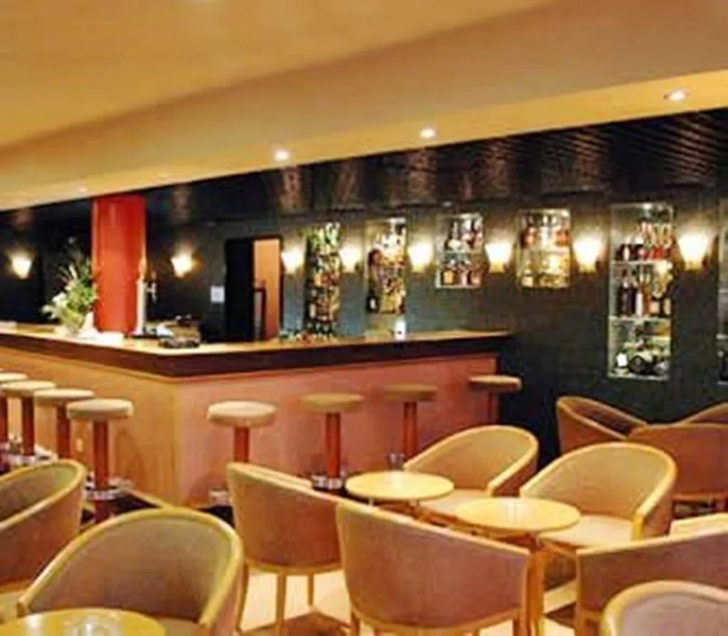 Bar, Duas Torres, Madeira