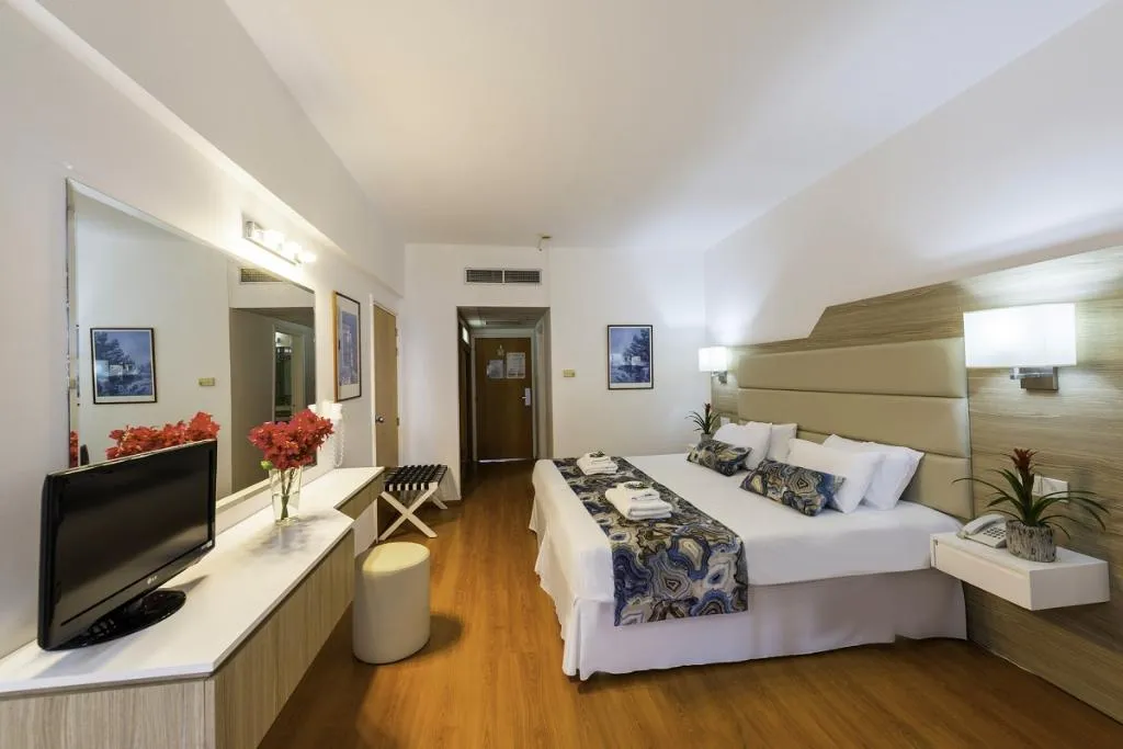 FAMILY ROOM SIDE SEA VIEW Room, Ascos Coral Beach, Cyprus