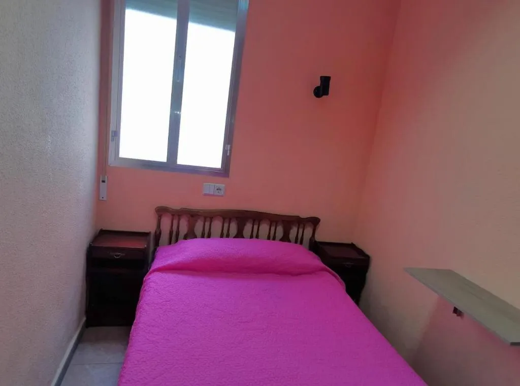 Room, Casa de huéspedes asturiana, Madrid
