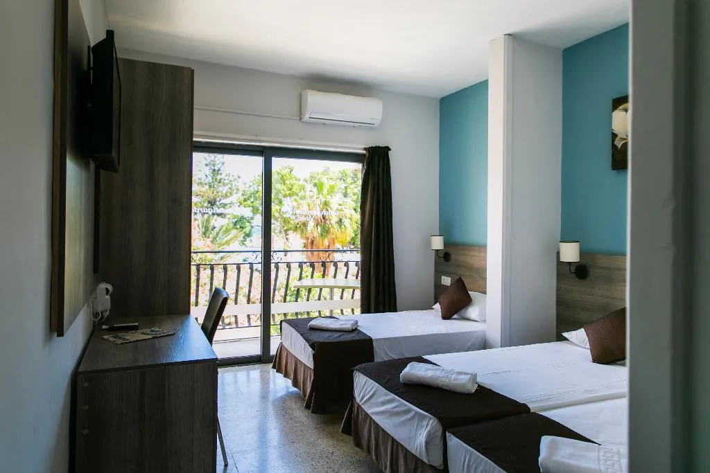 TRIPLE STANDARD Room, Beach Garden Hotel, Malta