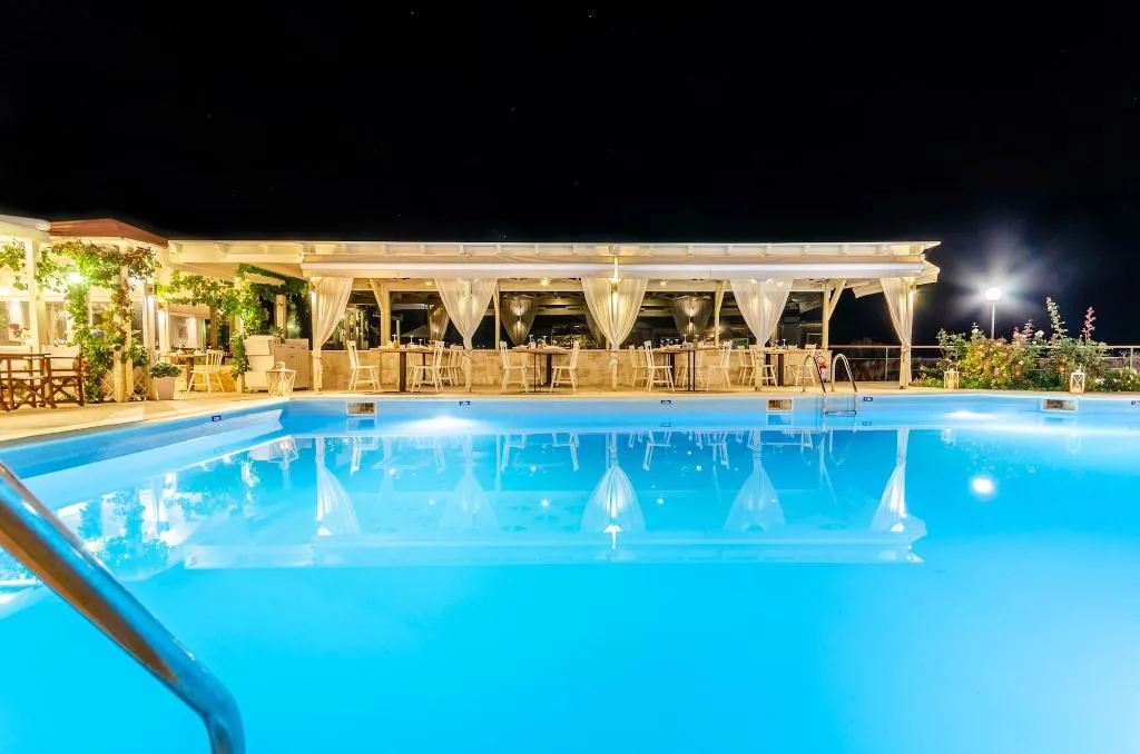 Sports and Entertainment, Pela Mare, Crete