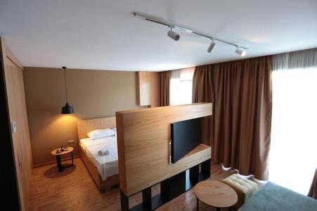 Alvin Comfort Hotel, Durres