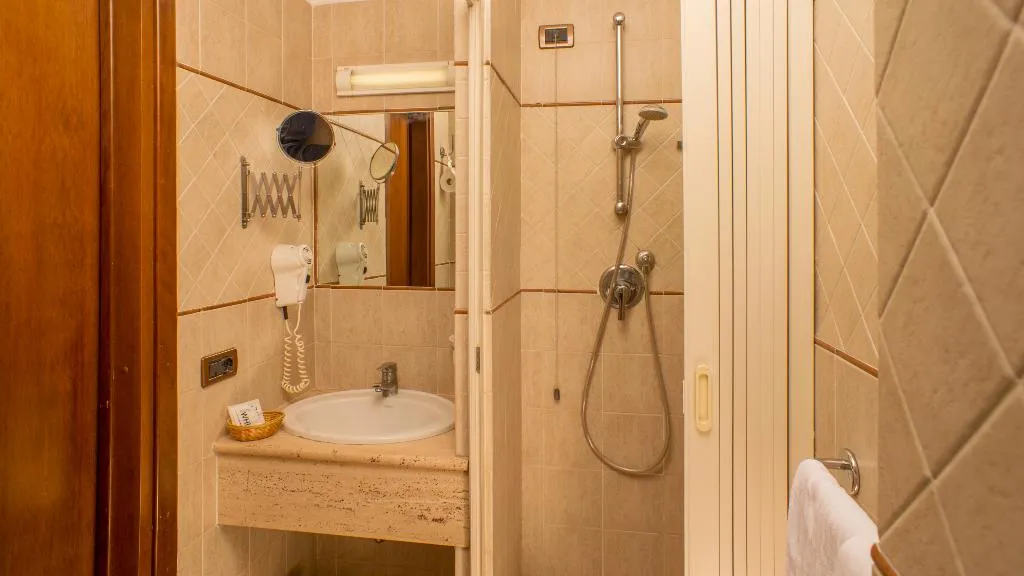 DOUBLE STANDARD Room, Assisi, Rome