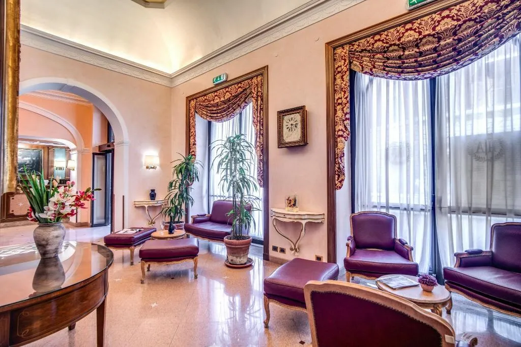 Lobby, Hotel Della Torre Argentina, Rome