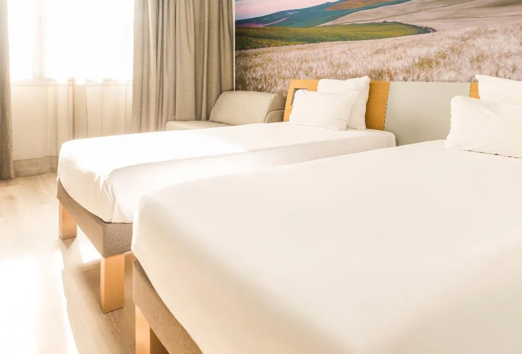 DOUBLE SUPERIOR TWO DOUBLE BEDS Room, Novotel Sevilla, Seville