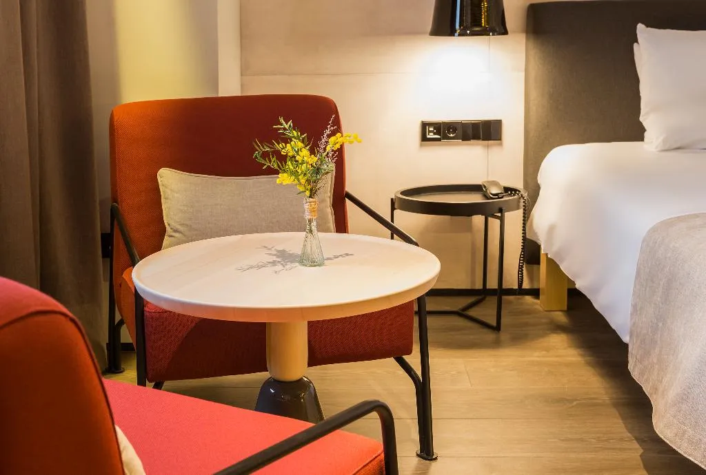 JUNIOR SUITE STANDARD Room, Novotel Sevilla, Seville