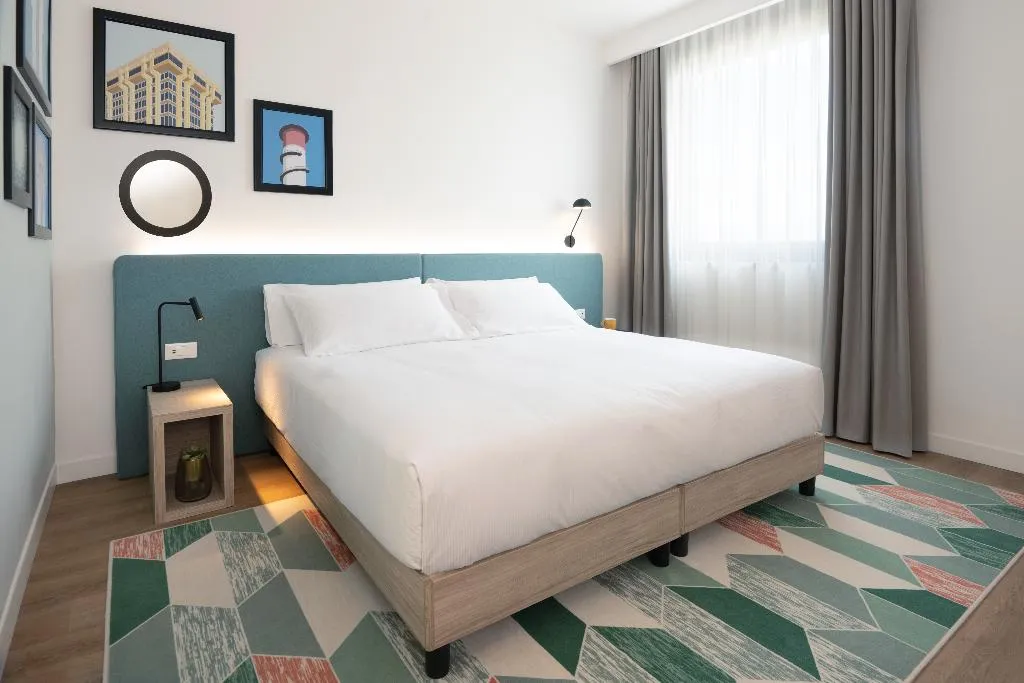 DOUBLE KING SIZE BED Room, Hampton by Hilton Rome North Fiano Romano, Rome
