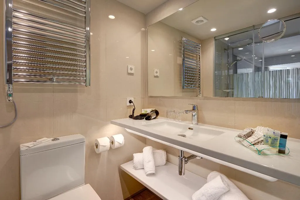 DOUBLE SINGLE USE SEA VIEW WITH BALCONY Room, Protur Bonamar, Majorca