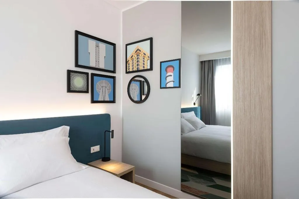DOUBLE KING SIZE BED Room, Hampton by Hilton Rome North Fiano Romano, Rome