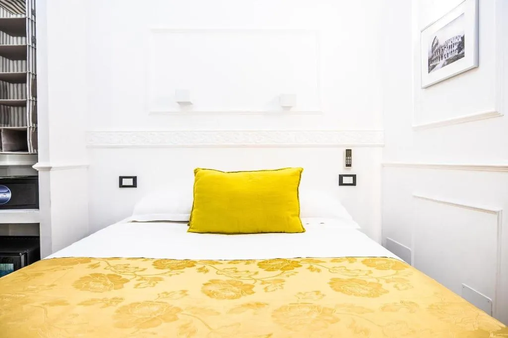 Room, Locanda Parlamento, Rome
