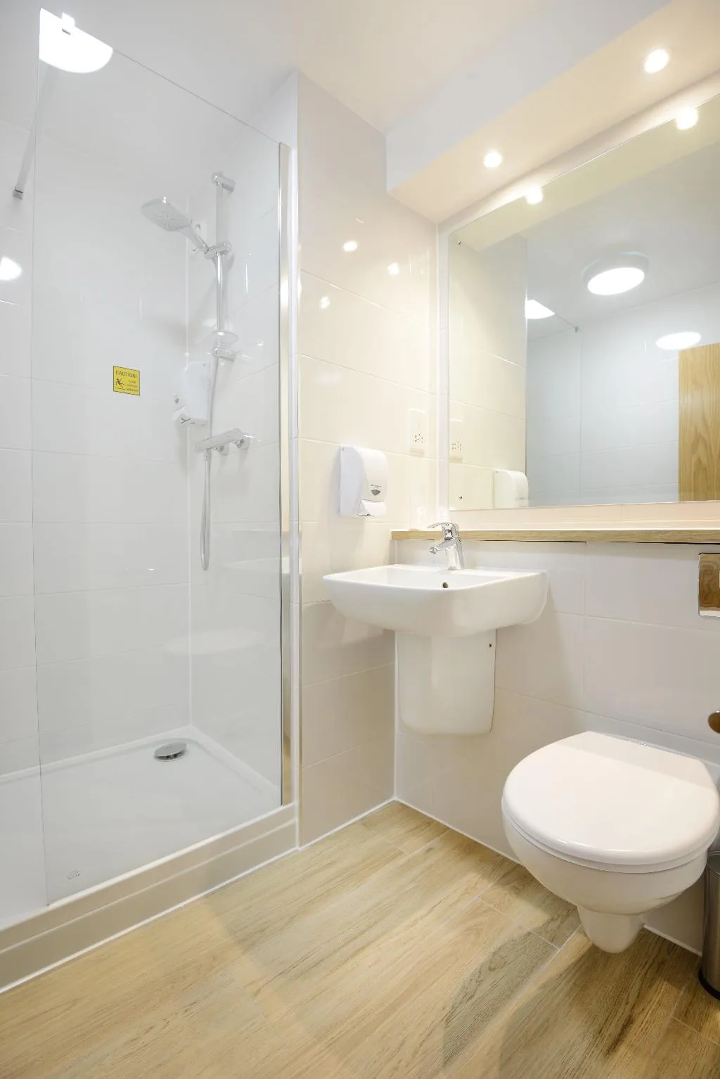 TRIPLE STANDARD Room, Travelodge Dublin Airport North Swords, Dublin