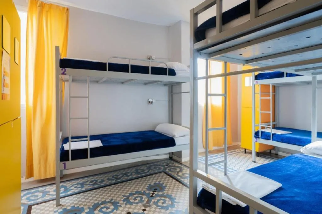 Bed in dormitory FEMALE ROOM Room, Purple Nest, Valencia