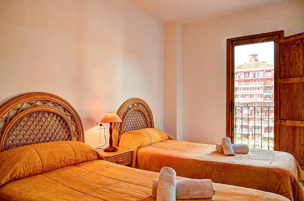 APARTMENT SUPERIOR THREE BEDROOMS Room, Valencia Port Saplaya Apartamentos, Valencia
