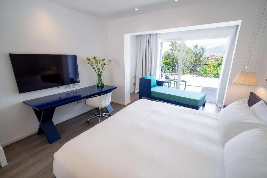 TRIPLE SUPERIOR Room, Hilton Sorrento Palace, Naples