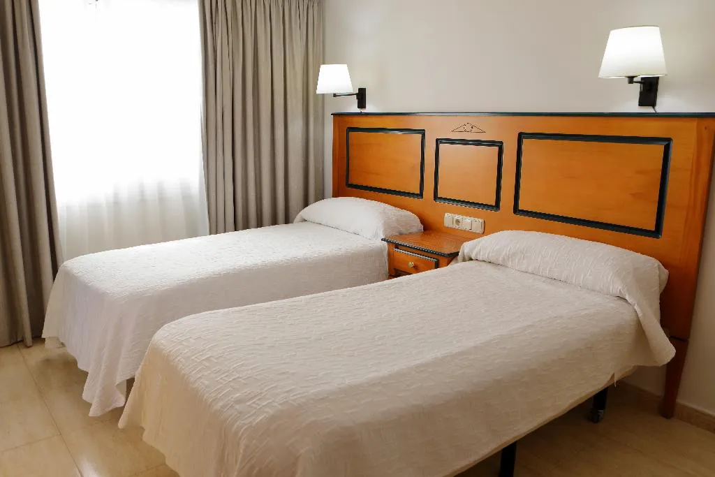 APARTMENT TWO BEDROOMS Room, PYR Fuengirola, Costa Del Sol