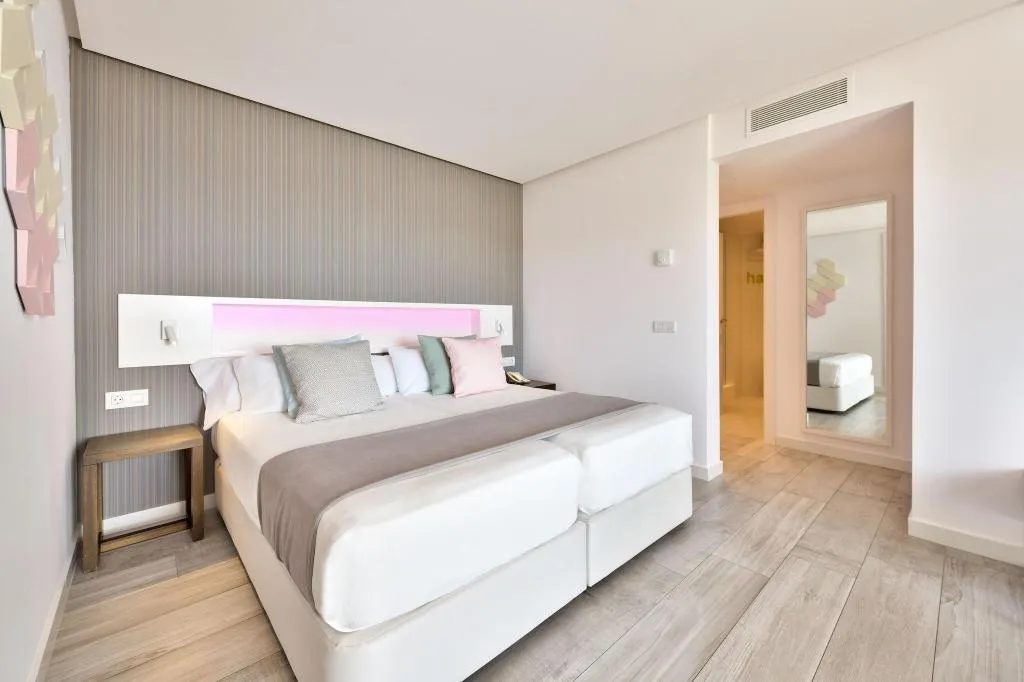 TWIN WITH TERRACE Room, Hotel Garbi Ibiza & Spa, Ibiza
