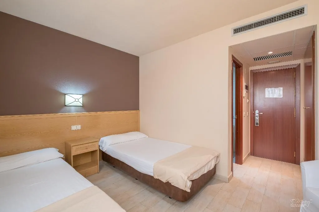 Double or Twin STANDARD Room, Hotel Vivar, Madrid