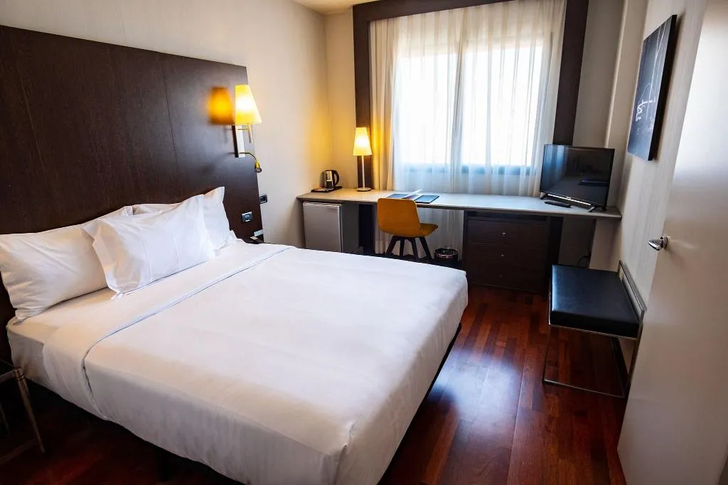DOUBLE SINGLE USE QUEEN SIZE BED Room, Hotel Vilamari, Barcelona