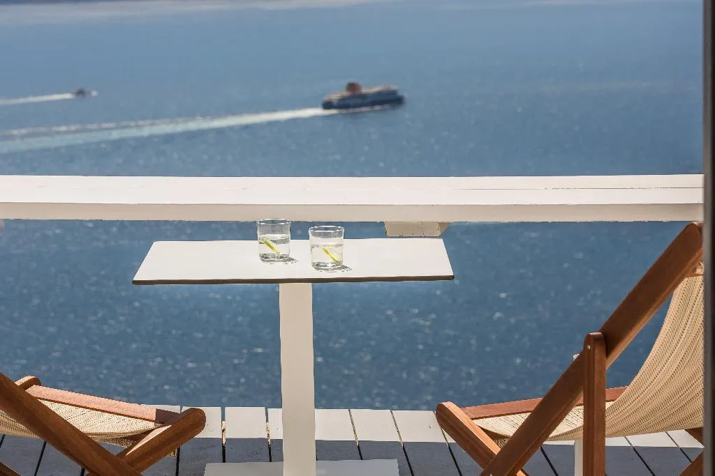SUITE WITH JACUZZI Room, Sun Rocks Boutique Hotel | Caldera View Suites, Santorini