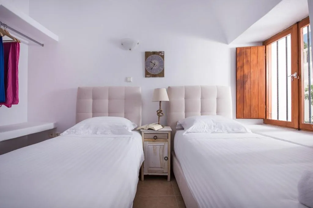 Room, Estate 1896, Santorini