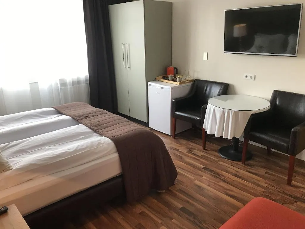 Room, Snorri's Guesthouse, Reykjavik
