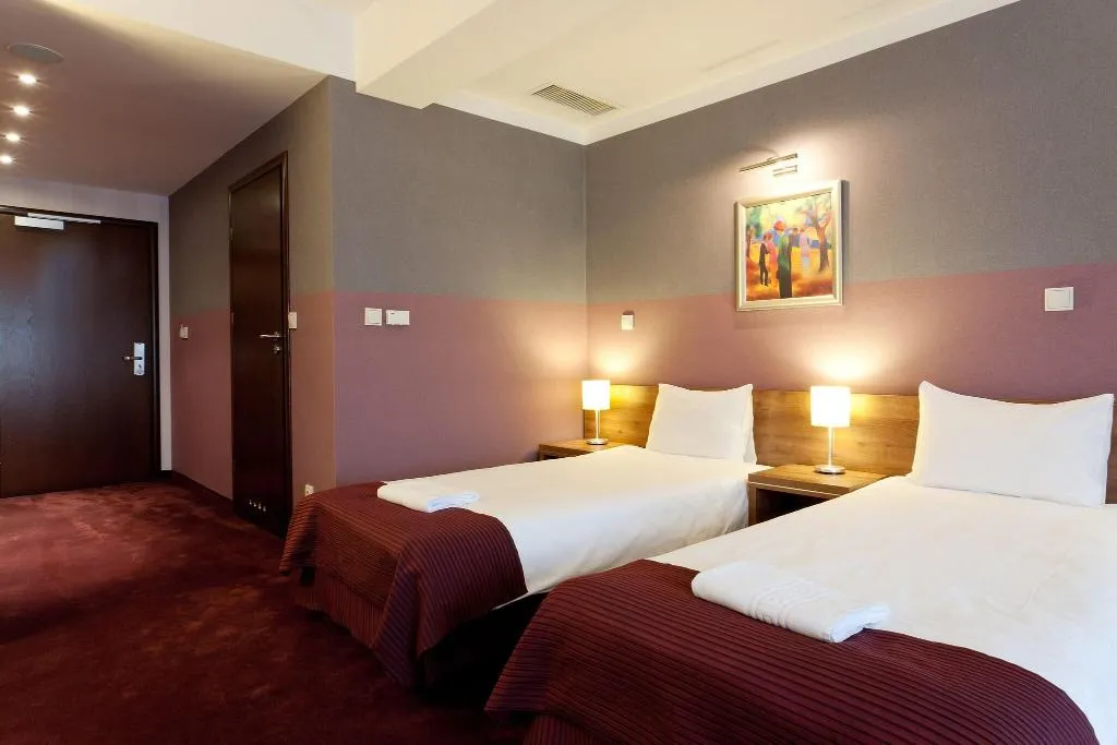 FAMILY ROOM WITH DOUBLE BED Room, Hotel Swing, Krakow