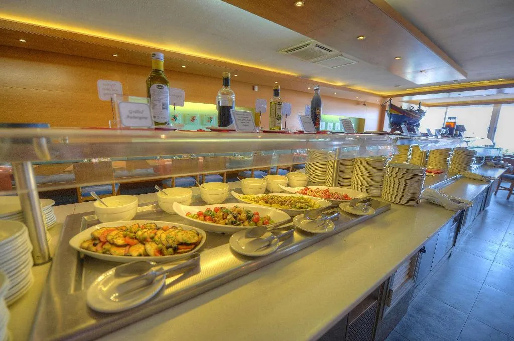 Restaurant, The Preluna Hotel, Malta