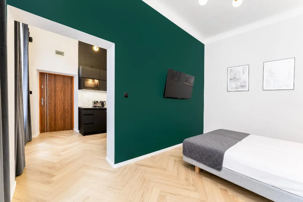 STUDIO STANDARD Room, Erasmus Student Apartments - Krakow Old Town, Krakow