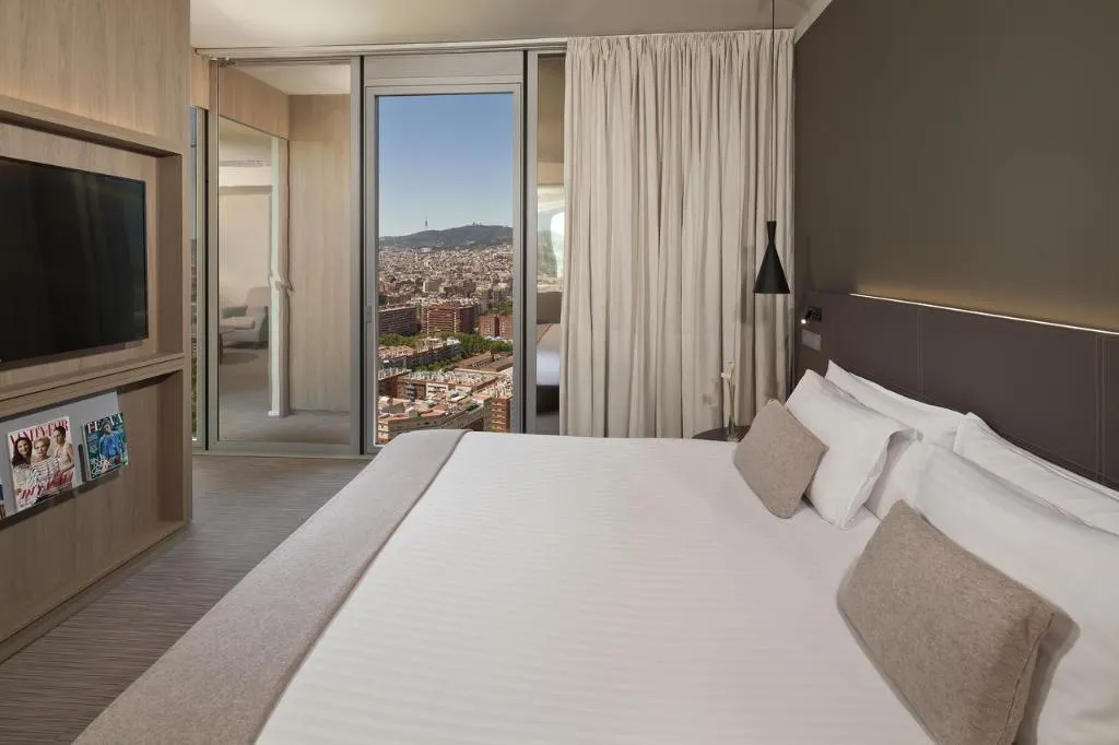 SUITE SEA VIEW Room, Melia Barcelona Sky, Barcelona