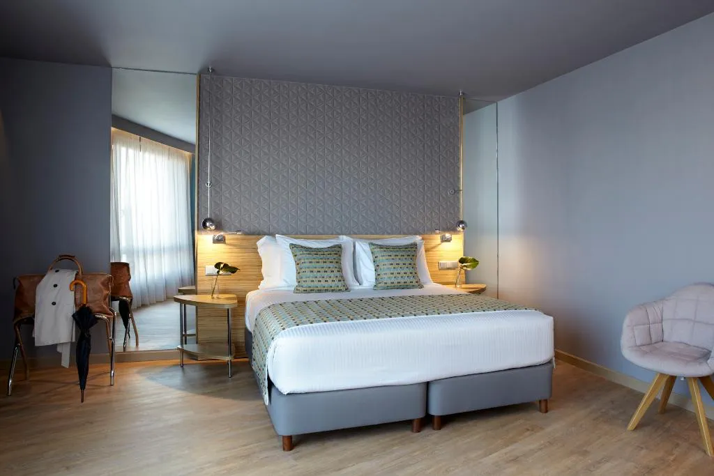 DOUBLE EXECUTIVE CITY VIEW Room, Wyndham Grand Athens, Athens