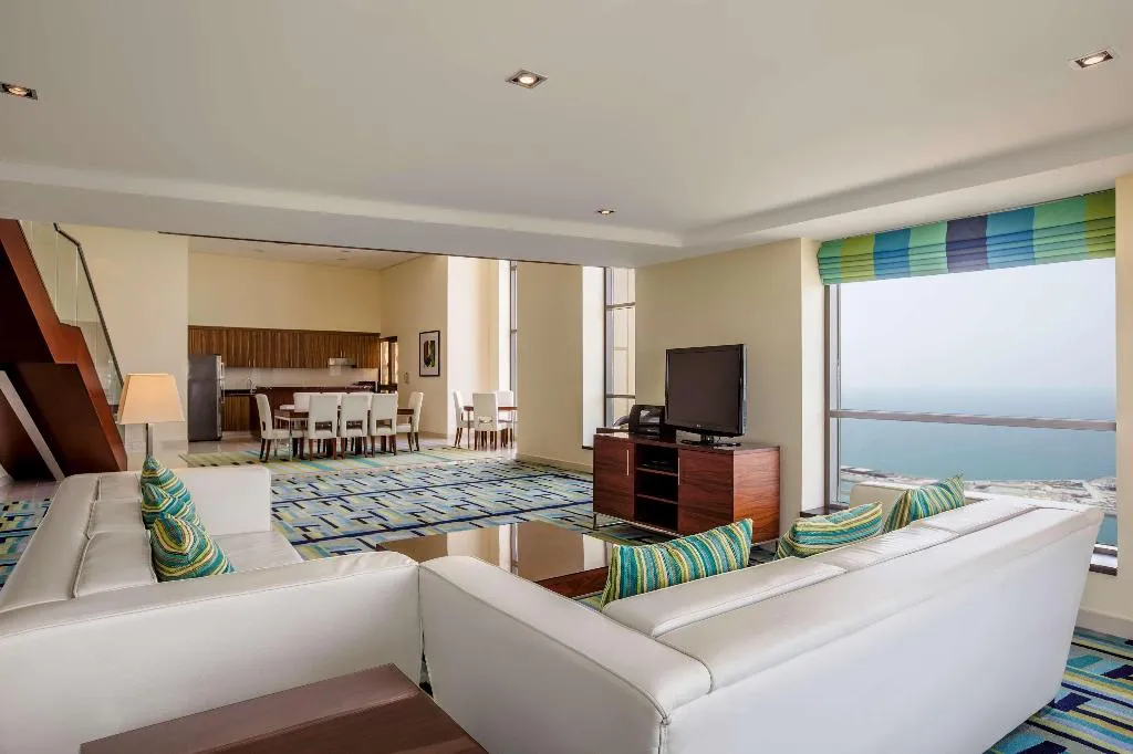 SUITE SEA VIEW KING BED Room, Hilton Dubai The Walk, Dubai