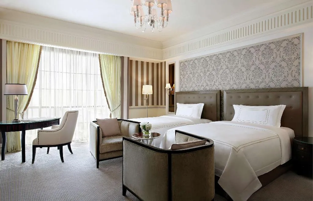 DOUBLE DELUXE TWO DOUBLE BEDS Room, Al Habtoor Palace, Dubai
