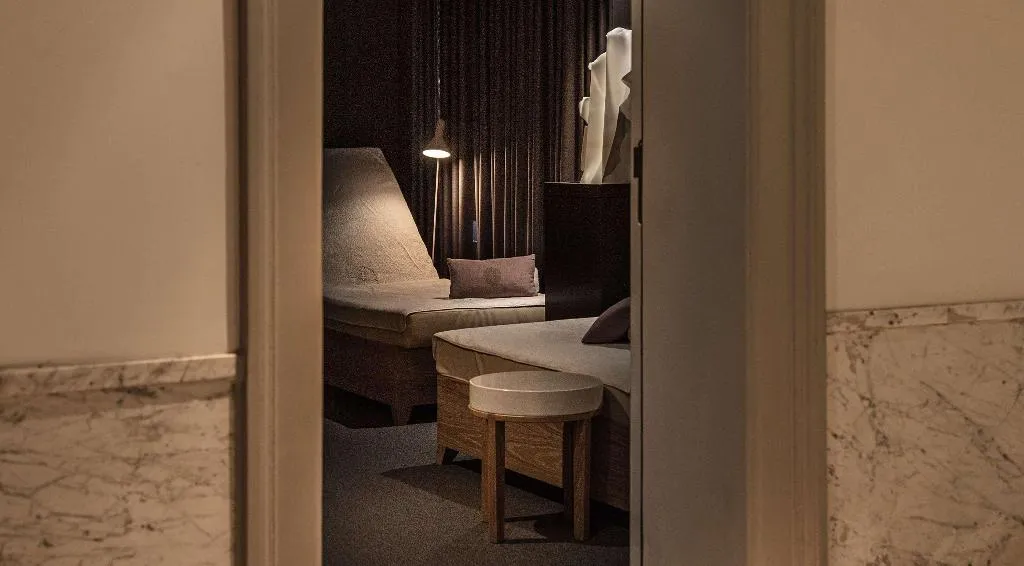 Sports and Entertainment, Waldorf Astoria Amsterdam, Amsterdam