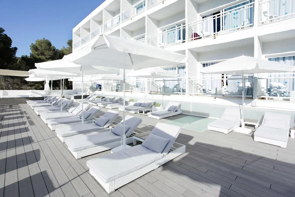 Terrace, Grupotel Ibiza Beach Resort. Adults Only, Ibiza