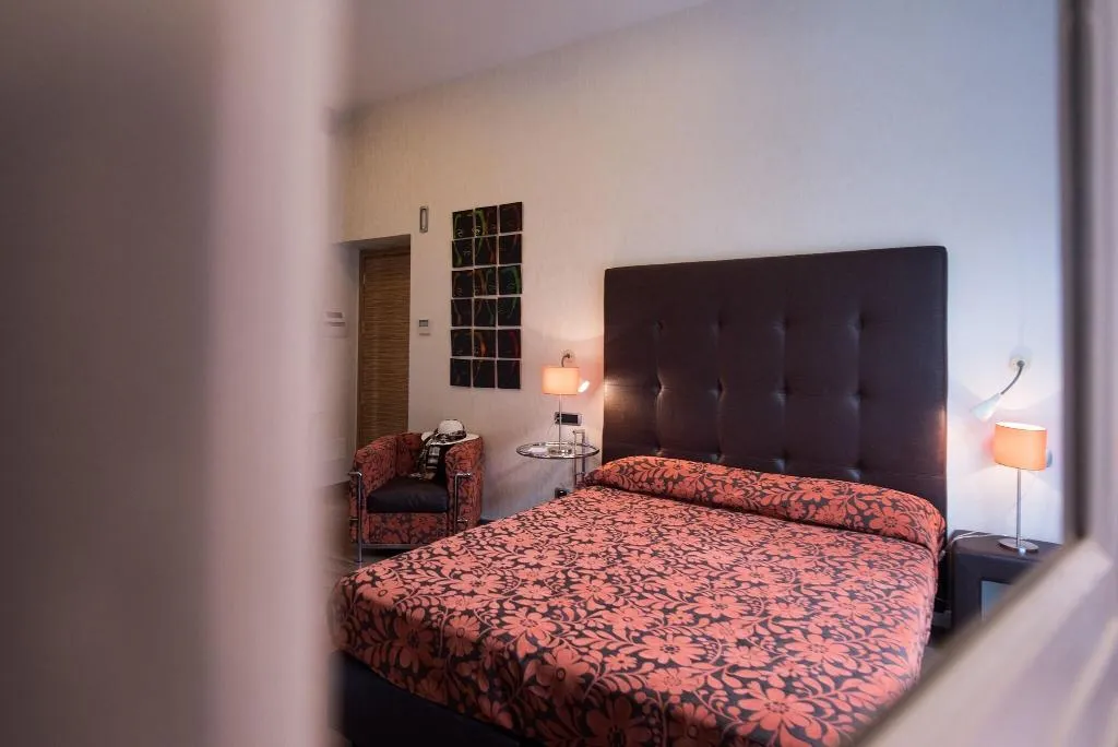 DOUBLE CLASSIC Room, Palazzo Ferraioli, Naples