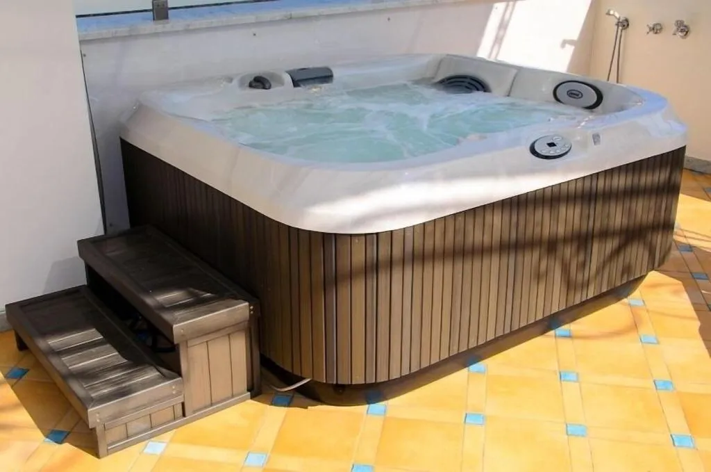 SUITE WITH PRIVATE POOL Room, Palazzo Marzoli Resort, Naples