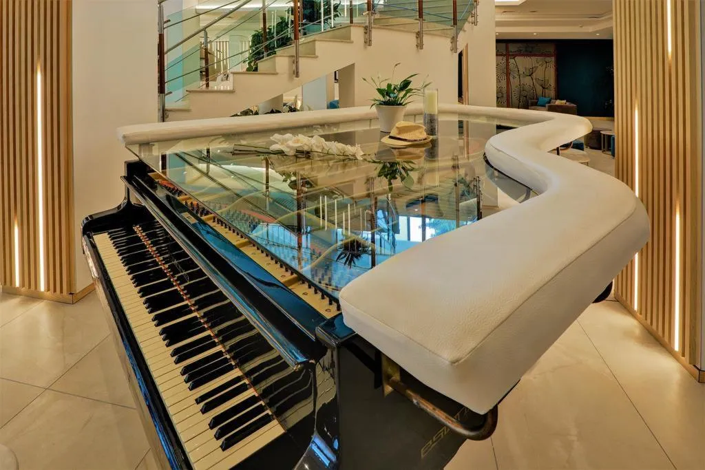Lobby, MiRaBelle, Varna
