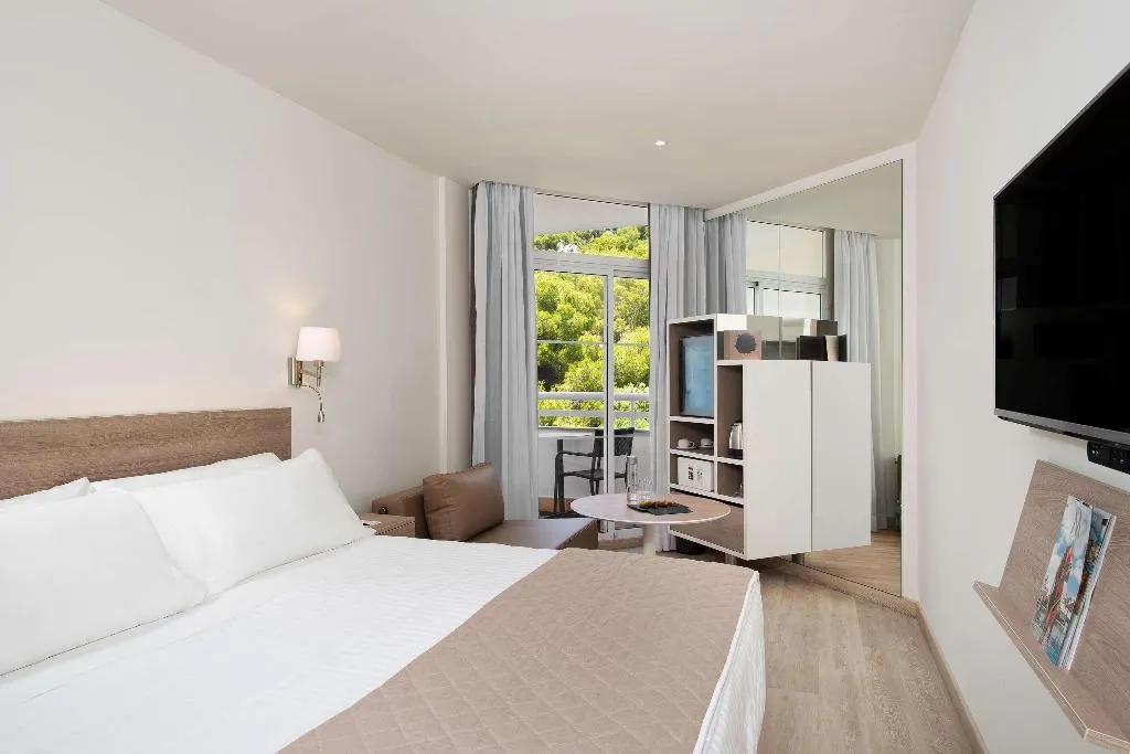 Room, Meliá Cala Galdana, Menorca