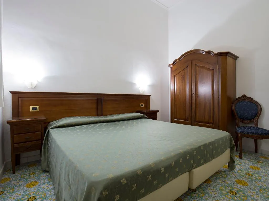 DOUBLE SINGLE USE STANDARD Room, La Panoramica Hotel, Naples