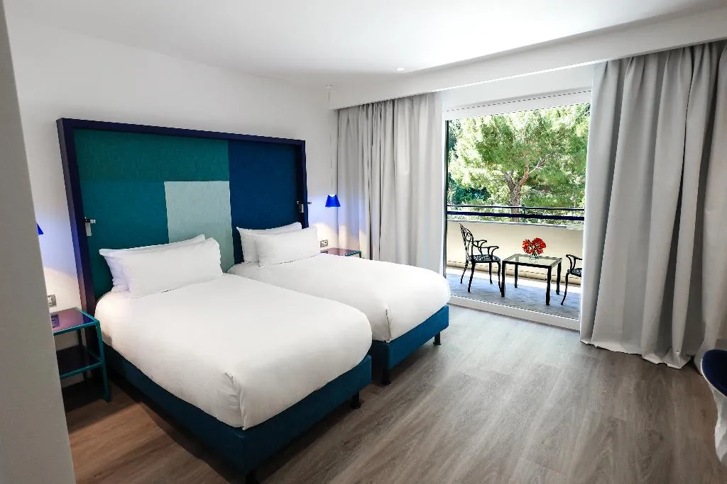TWIN STANDARD Room, Hilton Sorrento Palace, Naples