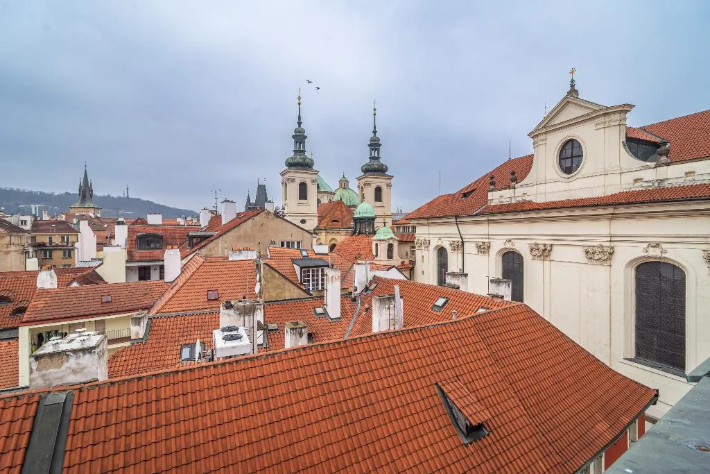 APARTMENT WITH BALCONY WITH VIEWS Room, Royal Road Residence, Prague