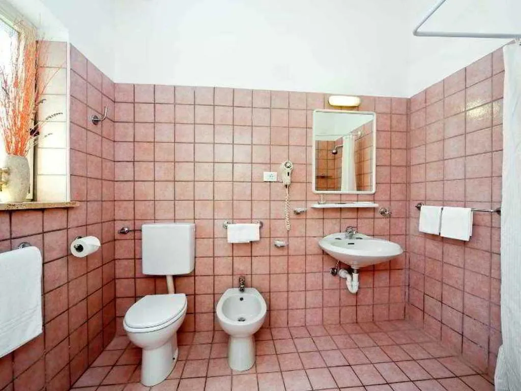 Room, Parco delle Agavi, Naples