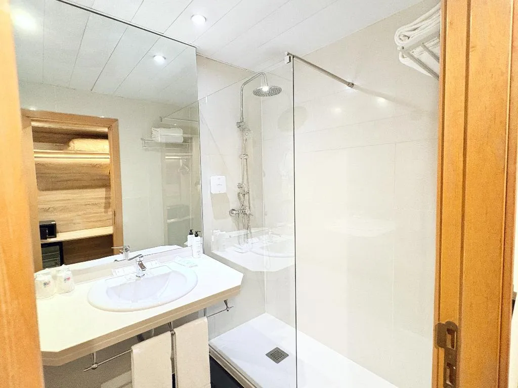 DOUBLE SINGLE USE STANDARD Room, Eurohotel Diagonal Port, Barcelona