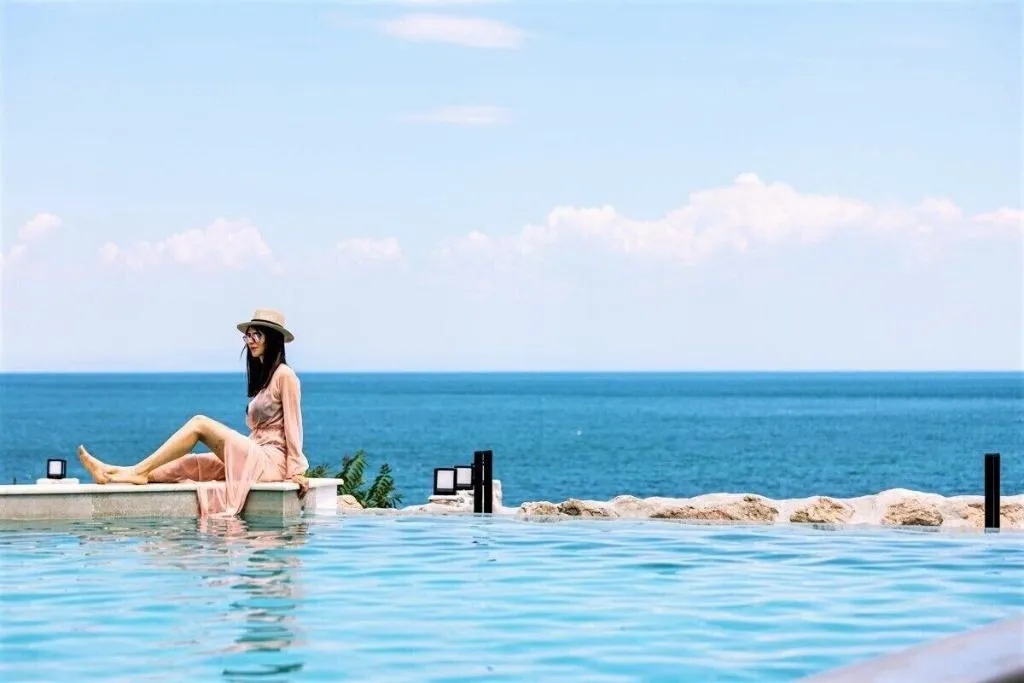 Pool, Akrotiri Olympus Luxury Suites, Thessaloniki