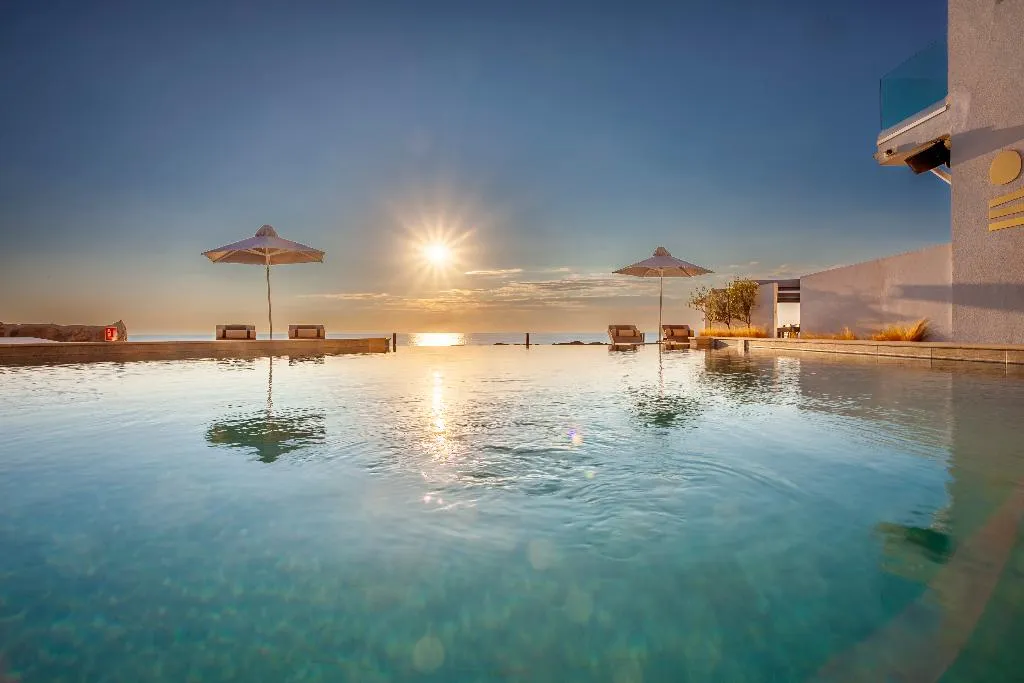 Pool, Akrotiri Olympus Luxury Suites, Thessaloniki