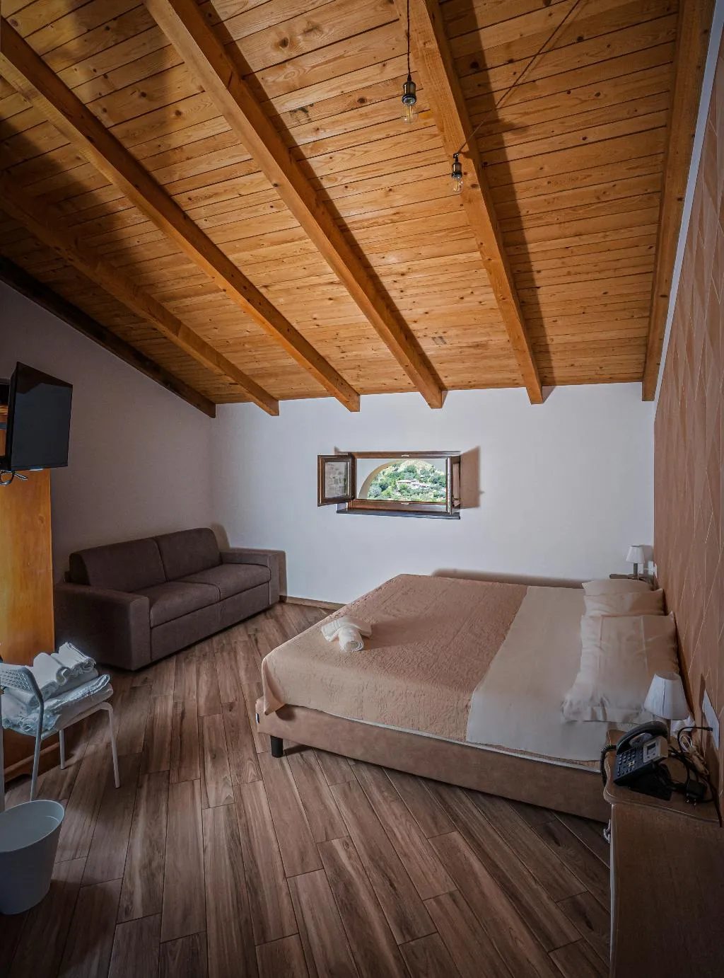 FAMILY ROOM CAPACITY 4 Room, Le Querce Farmhouse, Naples