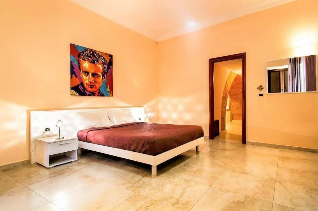 Room, Temples Rooms, Catania